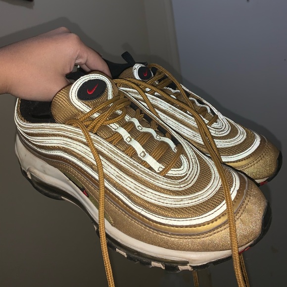 Nike Women’s  Air Max 97 (Metallic Gold) - Picture 2 of 3